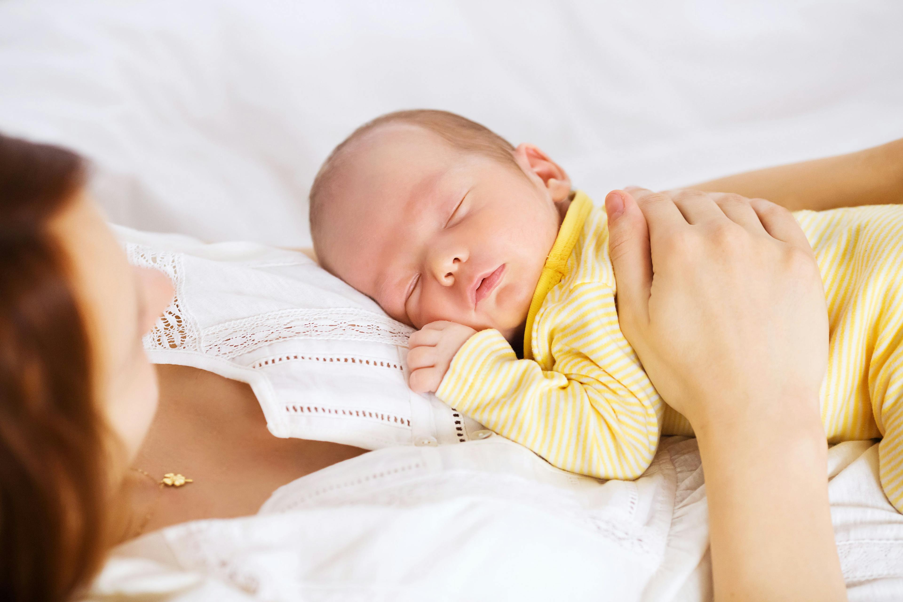 Newborn sleeping child | nataliaderiabina - stock.adobe.com