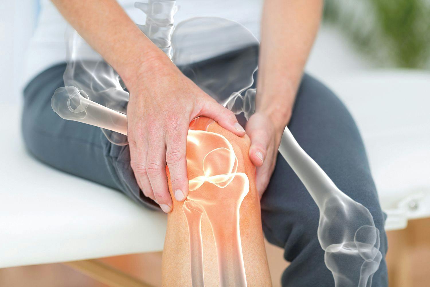 person having knee pain