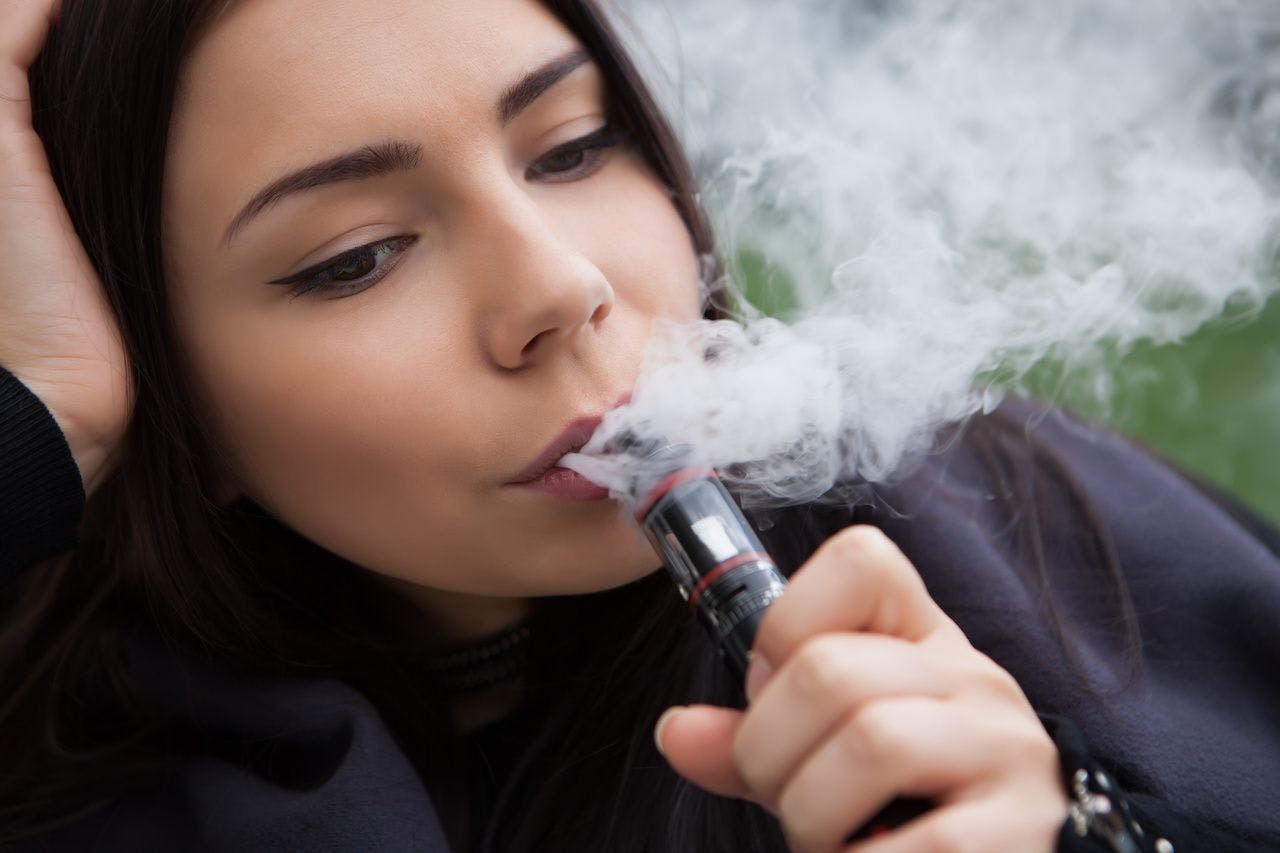 Chemical Found in e-Cigarette Fluid Linked to Vaping-Related Respiratory Failure of Teen