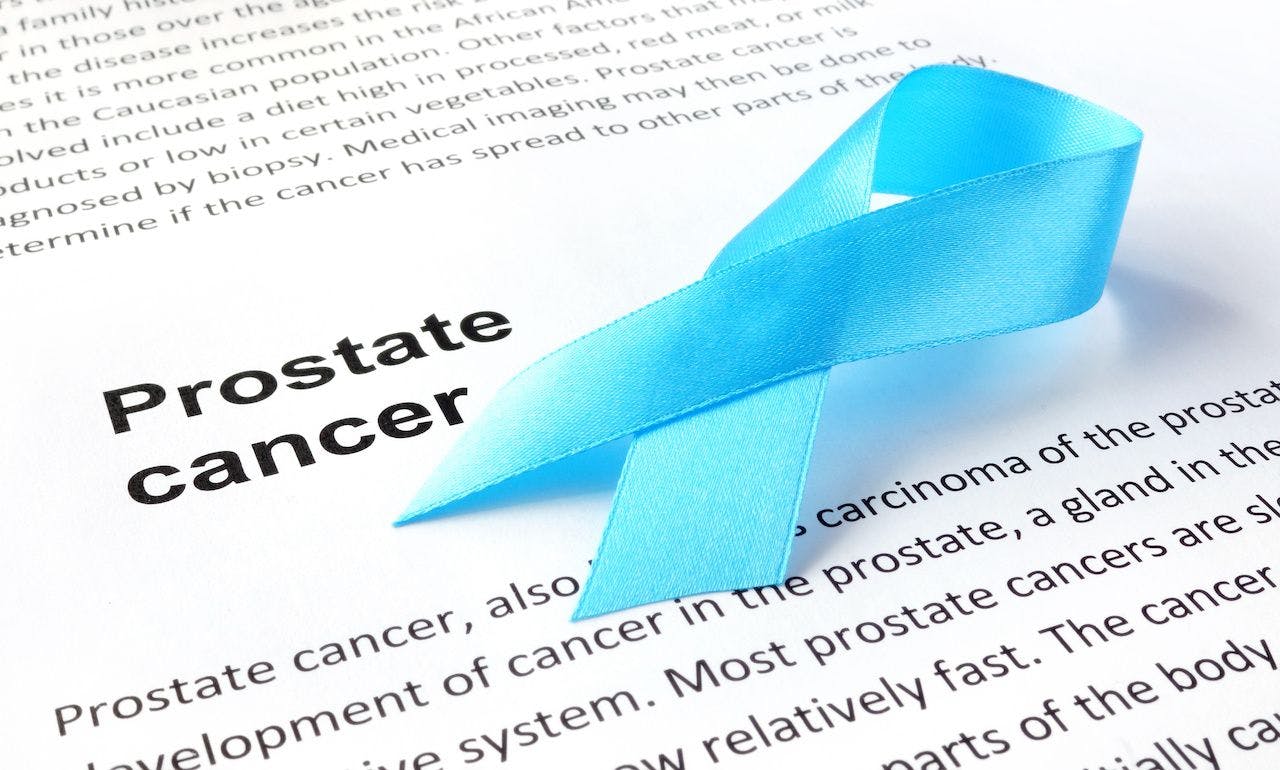 Paper with prostate cancer and light blue ribbon: © Vitalii Vodolazskyi - stock.adobe.com